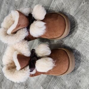 UGG Gita Pom Pom Boots Size 6